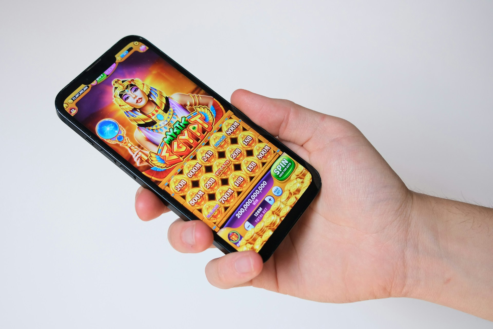 How Online Slots Are Becoming More Interactive for Modern Players